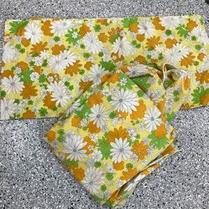 Vintage 70’s Fitted sheet & XL pillowcase. Monticello